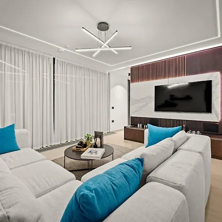 Villa Asper Near Medulin For 8 Persons With 40 M2 Private Pool, Sea View And Only 1 Km From *