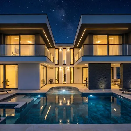 Villa Asper Near Medulin For 8 Persons With 40 M2 Private Pool, Sea View And Only 1 Km From
